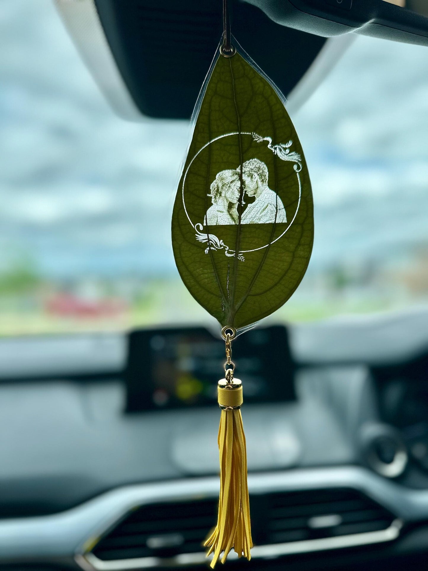 Custom Leaf Car Hanging, Personalised Photo Car Accessory, Car Photo Ornament Gift for him her couple, Anniversary Valentines Birthday Gift